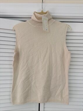 Sleeveless Turtleneck Cashmere Sweater Tank in Cream